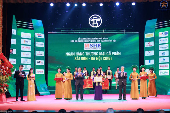 Ngân hàng TMCP Sài Gòn – Hà Nội (SHB) vinh dự nhận Bằng khen tại Lễ tôn vinh Doanh nhân, Doanh nghiệp Thăng Long 2024