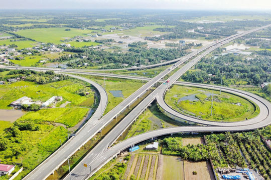 Long An: Lần đầu tiên thu ngân sách chạm mốc 25.800 tỷ đồng