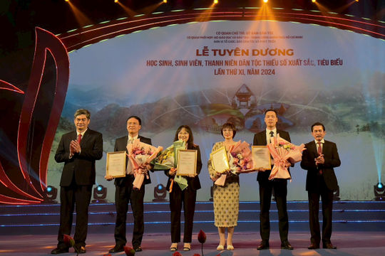 VINACHEM đồng hành với học sinh, sinh viên dân tộc thiểu số xuất sắc