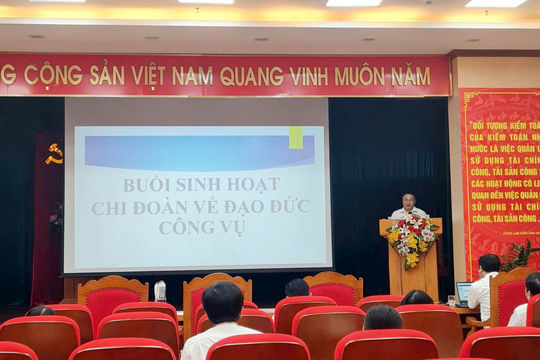 Chú trọng giáo dục đạo đức công vụ cho đoàn viên, thanh niên Chú trọng giáo dục đạo đức công vụ cho đoàn viên, thanh niên
