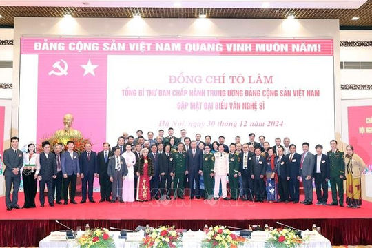 Tổng Bí thư: Phát huy truyền thống vẻ vang, đội ngũ văn nghệ sỹ sẽ chiếm lĩnh những đỉnh cao mới trong sáng tạo nghệ thuật Tổng Bí thư: Phát huy truyền thống vẻ vang, đội ngũ văn nghệ sỹ sẽ chiếm lĩnh những đỉnh cao mới trong sáng tạo nghệ thuật