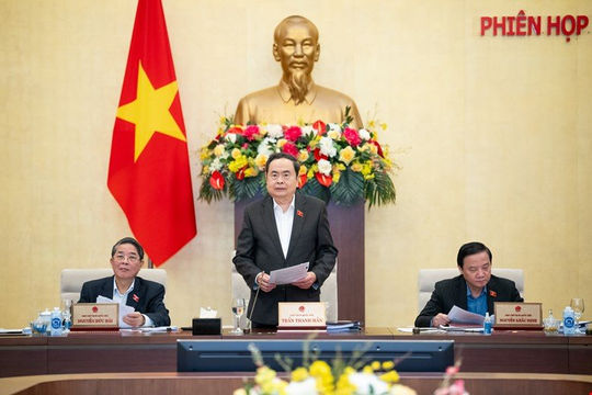 Khẩn trương chuẩn bị các điều kiện cho Kỳ họp bất thường lần thứ 9 Khẩn trương chuẩn bị các điều kiện cho Kỳ họp bất thường lần thứ 9