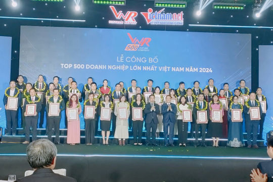 Vinh danh những doanh nghiệp lớn nhất Việt Nam, dẫn đầu nhiều ngành hàng Vinh danh những doanh nghiệp lớn nhất Việt Nam, dẫn đầu nhiều ngành hàng