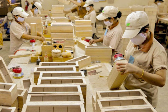 Xuất khẩu gỗ nhận diện thách thức để ứng phó, chinh phục kỷ lục mới Xuất khẩu gỗ nhận diện thách thức để ứng phó, chinh phục kỷ lục mới