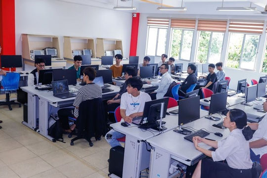 Đà Nẵng dự kiến 873 tỷ đồng hỗ trợ nhân lực vi mạch bán dẫn Đà Nẵng dự kiến 873 tỷ đồng hỗ trợ nhân lực vi mạch bán dẫn