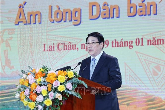 Chủ tịch nước Lương Cường dự chương trình 'Xuân Biên phòng ấm lòng dân bản' Chủ tịch nước Lương Cường dự chương trình 'Xuân Biên phòng ấm lòng dân bản'