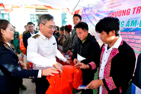 Công đoàn Kiểm toán nhà nước trao quà Chương trình “Xuân Biên cương, ấm lòng dân bản” năm 2025 tại Mường Khương Lào Cai Công đoàn Kiểm toán nhà nước trao quà Chương trình “Xuân Biên cương, ấm lòng dân bản” năm 2025 tại Mường Khương Lào Cai