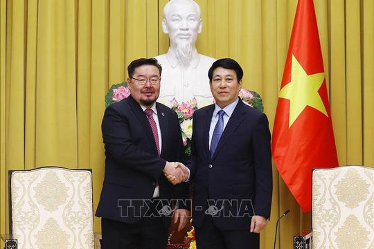 Chủ tịch nước Lương Cường tiếp Chánh Văn phòng Tổng thống Mông Cổ