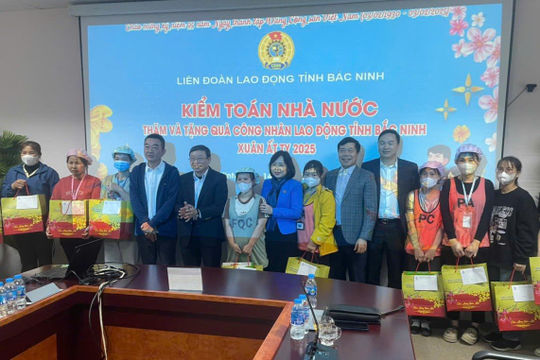 Trao 160 suất quà cho công nhân Khu công nghiệp VSIP Bắc Ninh