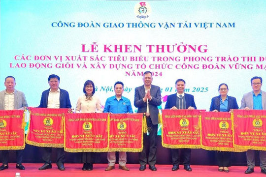 Tập trung chăm lo, khơi dậy tinh thần thi đua trong lao động, sản xuất Tập trung chăm lo, khơi dậy tinh thần thi đua trong lao động, sản xuất
