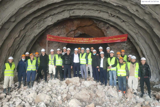 Đã đào thông toàn bộ các hầm trên cao tốc Đồng Đăng – Trà Lĩnh, vượt tiến độ 2 tháng