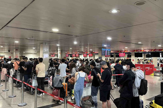 Khách đi máy bay dịp Tết tăng gần 18%