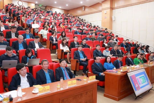 Tổng LĐLĐ Việt Nam: chăm lo, bảo vệ quyền lợi đoàn viên, người lao động là nhiệm vụ hàng đầu Tổng LĐLĐ Việt Nam: chăm lo, bảo vệ quyền lợi đoàn viên, người lao động là nhiệm vụ hàng đầu