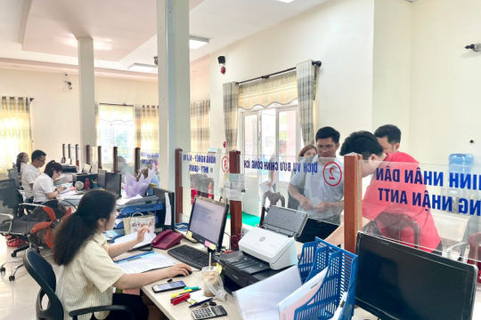 Quảng Nam: 42.420 hồ sơ được tiếp nhận và giải quyết tại Bộ phận một cửa các cấp Quảng Nam: 42.420 hồ sơ được tiếp nhận và giải quyết tại Bộ phận một cửa các cấp