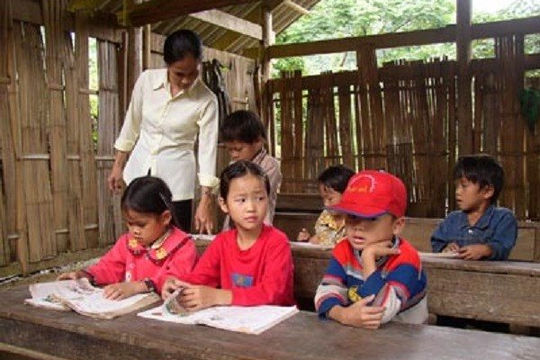 Gắn thuyên chuyển với điều động nhà giáo công tác ở vùng khó khăn Gắn thuyên chuyển với điều động nhà giáo công tác ở vùng khó khăn