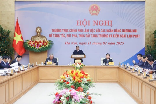 Ngành ngân hàng phải rất linh hoạt, đặc biệt phát huy tình dân tộc, nghĩa đồng bào lúc khó khăn