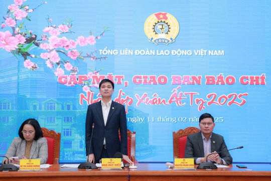 Tổng Liên đoàn Lao động Việt Nam: Tôn vinh đảng viên là người lao động trực tiếp sản xuất Tổng Liên đoàn Lao động Việt Nam: Tôn vinh đảng viên là người lao động trực tiếp sản xuất