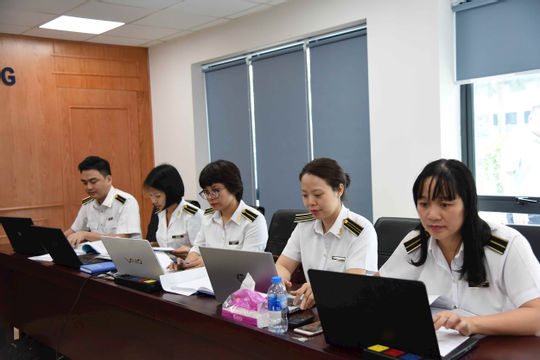 Sử dụng hiệu quả các nguồn lực tài chính nhà nước gắn với sắp xếp, tinh gọn bộ máy Sử dụng hiệu quả các nguồn lực tài chính nhà nước gắn với sắp xếp, tinh gọn bộ máy