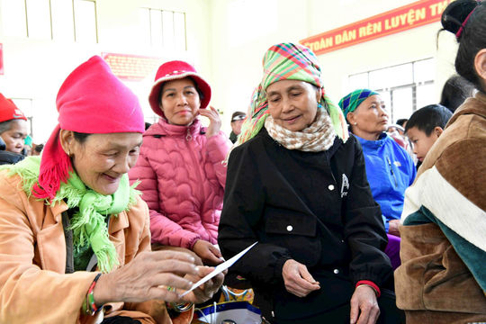 Huyện nghèo Đà Bắc nỗ lực hiện đại hóa hạ tầng, xóa nhà tạm, dột nát Huyện nghèo Đà Bắc nỗ lực hiện đại hóa hạ tầng, xóa nhà tạm, dột nát