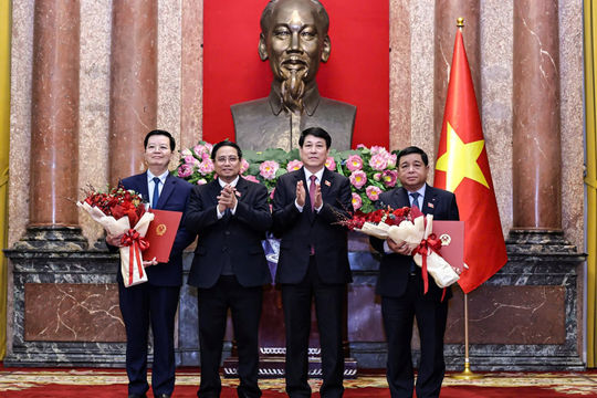 Chủ tịch nước trao quyết định bổ nhiệm các Phó Thủ tướng và Bộ trưởng nhiệm kỳ 2021-2026 Chủ tịch nước trao quyết định bổ nhiệm các Phó Thủ tướng và Bộ trưởng nhiệm kỳ 2021-2026