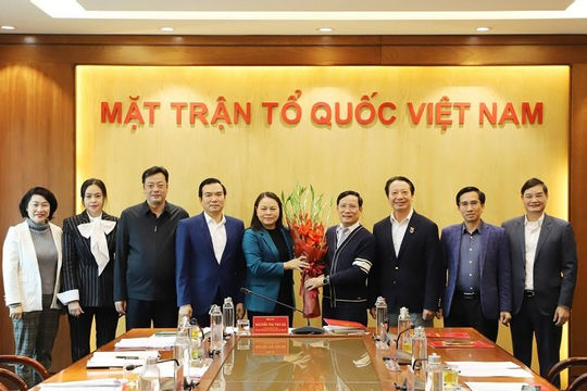 Công bố Quyết định chỉ định Bí thư Đảng ủy và tổ chức bộ máy của Đảng ủy VCCI