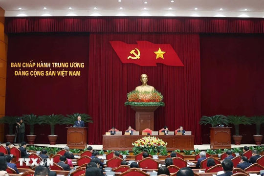 Đề xuất sửa đổi, bổ sung Điều lệ Đảng và Hiến pháp; tạm dừng tổ chức đại hội đảng bộ cấp xã, huyện Đề xuất sửa đổi, bổ sung Điều lệ Đảng và Hiến pháp; tạm dừng tổ chức đại hội đảng bộ cấp xã, huyện