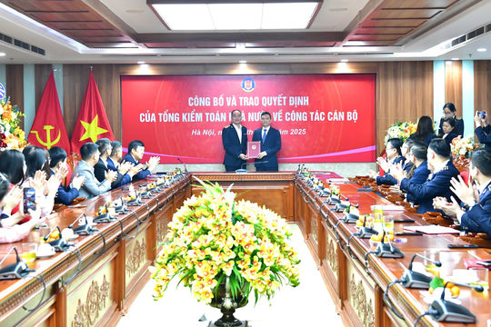 Trao Quyết định bổ nhiệm Phó Cục trưởng phụ trách Cục Công nghệ thông tin, Kiểm toán nhà nước Trao Quyết định bổ nhiệm Phó Cục trưởng phụ trách Cục Công nghệ thông tin, Kiểm toán nhà nước