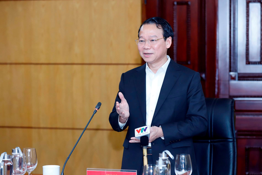 Sốt ruột trước giá gạo giảm mạnh, Bộ trưởng Đỗ Đức Duy yêu cầu những việc cần làm ngay