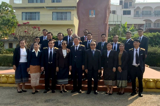 Kiểm toán nhà nước khu vực III chia sẻ kinh nghiệm kiểm toán với KTNN khu vực miền Trung 2 của Kiểm toán nhà nước Lào Kiểm toán nhà nước khu vực III chia sẻ kinh nghiệm kiểm toán với KTNN khu vực miền Trung 2 của Kiểm toán nhà nước Lào