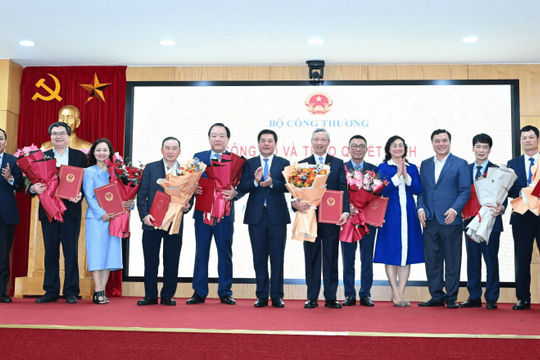 Bộ Công Thương: Cải cách tinh gọn bộ máy đặc biệt quan trọng vì mục tiêu tăng trưởng 8% Bộ Công Thương: Cải cách tinh gọn bộ máy đặc biệt quan trọng vì mục tiêu tăng trưởng 8%