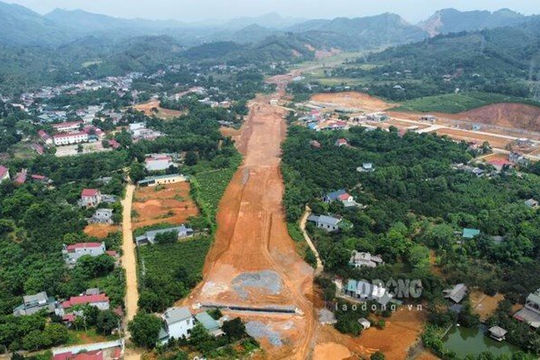 Công bố nhà thầu thi công tuyến đường Chợ Mới - Bắc Kạn gần 4.800 tỷ đồng Công bố nhà thầu thi công tuyến đường Chợ Mới - Bắc Kạn gần 4.800 tỷ đồng