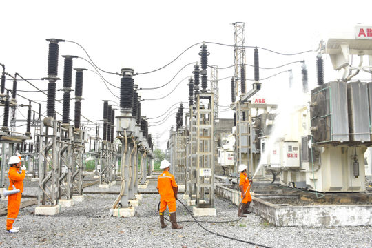 EVNHANOI triển khai các phương án cung ứng điện cho mùa hè năm 2025