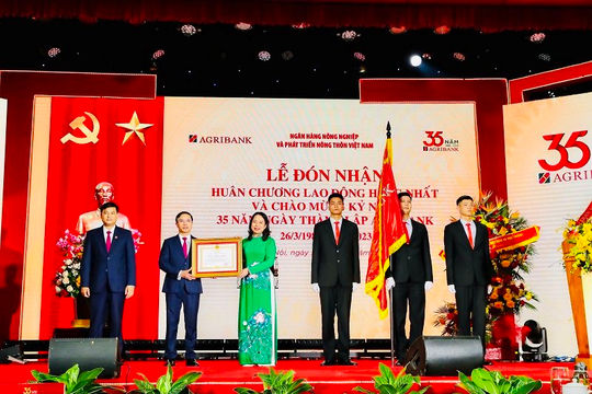 Agribank: Hành trình 37 năm khẳng định vị thế, vinh danh thương hiệu quốc gia Agribank: Hành trình 37 năm khẳng định vị thế, vinh danh thương hiệu quốc gia