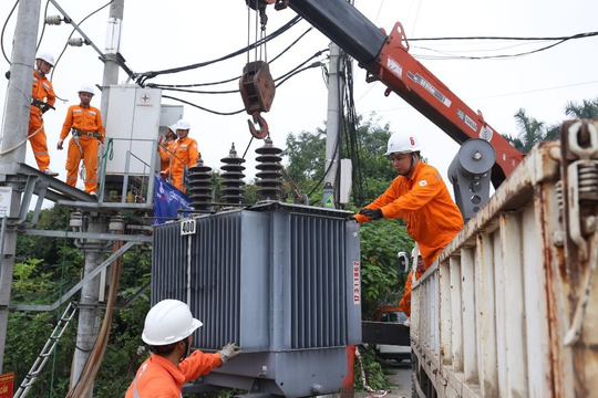 EVNHANOI lên phương án ứng phó kịp thời mùa mưa bão  EVNHANOI lên phương án ứng phó kịp thời mùa mưa bão