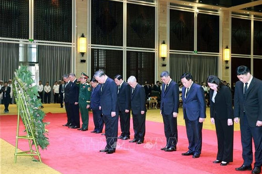 Tổng Bí thư Tô Lâm viếng đồng chí Khamtay Siphandone