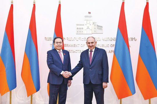 Chủ tịch Quốc hội Trần Thanh Mẫn hội kiến Thủ tướng Armenia Nikol Pashinyan