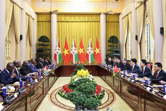 Chủ tịch nước Lương Cường hội đàm Tổng thống Cộng hòa Burundi Evariste Ndayishimiye Chủ tịch nước Lương Cường hội đàm Tổng thống Cộng hòa Burundi Evariste Ndayishimiye