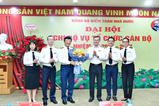 Công tác đánh giá cán bộ phải thường xuyên, liên tục, đa chiều Công tác đánh giá cán bộ phải thường xuyên, liên tục, đa chiều