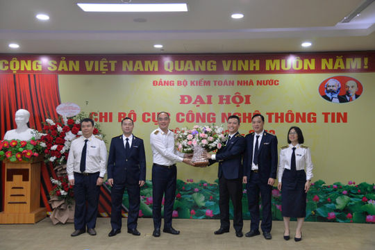Chi bộ Cục Công nghệ thông tin KTNN: Nỗ lực đổi mới sáng tạo, góp phần nâng cao hiệu quả công tác kiểm toán  Chi bộ Cục Công nghệ thông tin KTNN: Nỗ lực đổi mới sáng tạo, góp phần nâng cao hiệu quả công tác kiểm toán