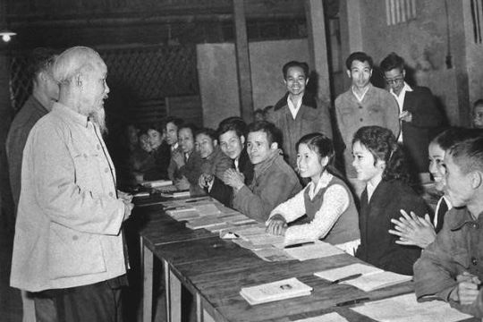 Không được dối trá với Đảng, với dân