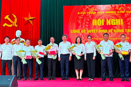 Kiểm toán nhà nước khu vực III  công bố Quyết định của Tổng Kiểm toán nhà nước về công tác cán bộ Kiểm toán nhà nước khu vực III  công bố Quyết định của Tổng Kiểm toán nhà nước về công tác cán bộ