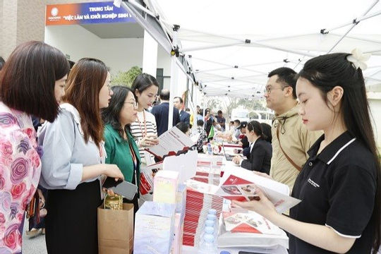 Hà Nội đẩy mạnh các giải pháp hỗ trợ, phát triển thị trường lao động  Hà Nội đẩy mạnh các giải pháp hỗ trợ, phát triển thị trường lao động