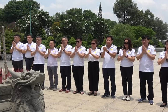 Đoàn công tác Kiểm toán nhà nước tri ân các Anh hùng liệt sĩ tại TP.HCM