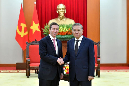 Tổng Bí thư Tô Lâm đề nghị Quỹ Warburg Pincus tăng cường đầu tư vào Việt Nam Tổng Bí thư Tô Lâm đề nghị Quỹ Warburg Pincus tăng cường đầu tư vào Việt Nam