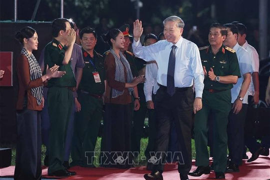 Tổng Bí thư Tô Lâm dự Chương trình nghệ thuật 'Đất nước trọn niềm vui'