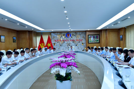 Nêu bật những điểm nhấn trong công tác xây dựng đảng và thực hiện nhiệm vụ chính trị