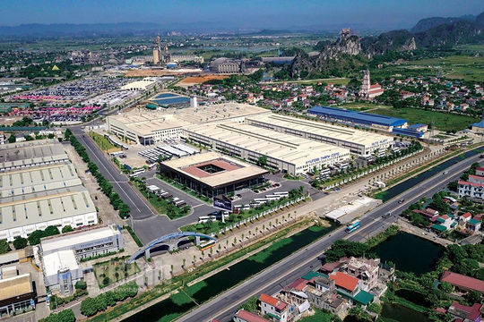 Ninh Bình: Tạo động lực phát triển từ các khu công nghiệp Ninh Bình: Tạo động lực phát triển từ các khu công nghiệp