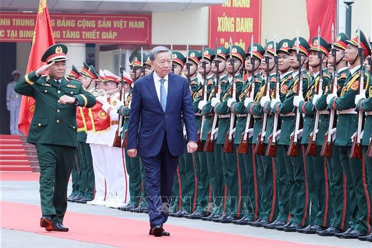 Tổng Bí thư: Binh chủng Tăng thiết giáp phải thật sự xứng đáng là lực lượng đột kích mạnh Tổng Bí thư: Binh chủng Tăng thiết giáp phải thật sự xứng đáng là lực lượng đột kích mạnh