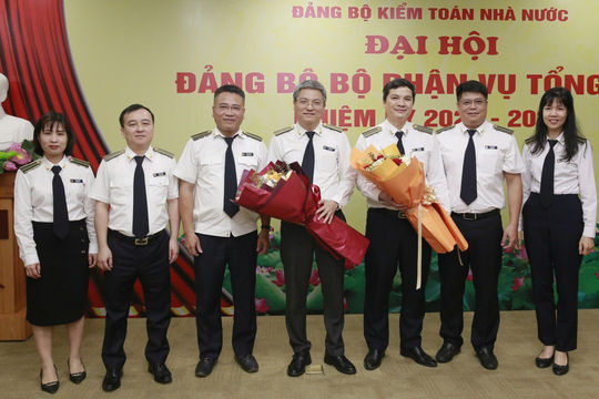 Đảng bộ Vụ Tổng hợp: Đoàn kết, đổi mới, vững mạnh toàn diện Đảng bộ Vụ Tổng hợp: Đoàn kết, đổi mới, vững mạnh toàn diện