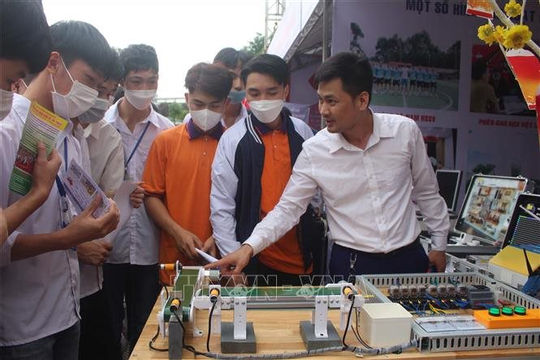 Vĩnh Phúc chú trọng công tác tư vấn việc làm, đào tạo nâng cao tay nghề Vĩnh Phúc chú trọng công tác tư vấn việc làm, đào tạo nâng cao tay nghề